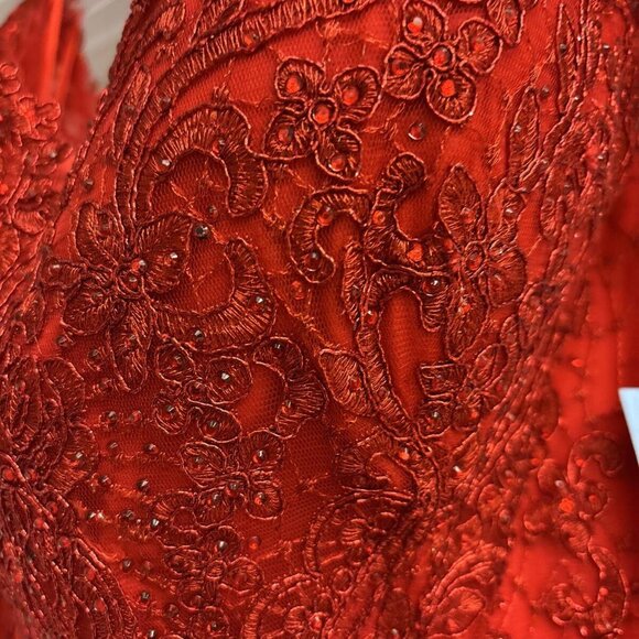 NWT Red Beaded Satin Lace Off Shoulder Ball Gown. White By Soieblu. Formal. Sz L - Picture 9 of 15